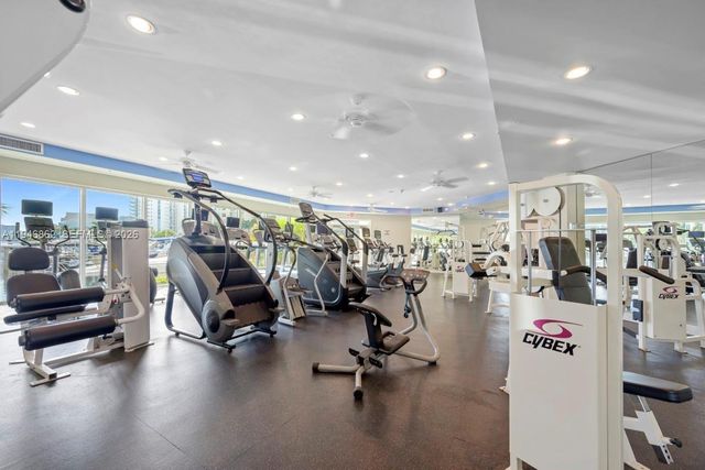 3330 NE 190th Street 1912, Aventura, FL 33180