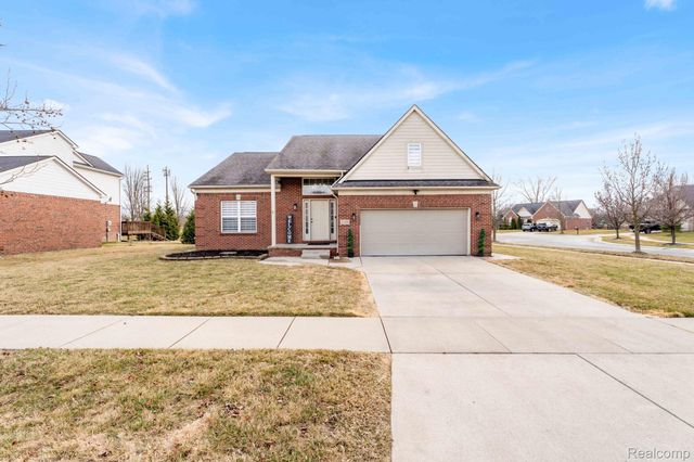 21196 Oak Ridge Drive, Clinton Charter Township, MI 48036