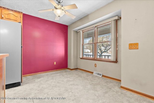 657 Joan Drive, Mason, MI 48854