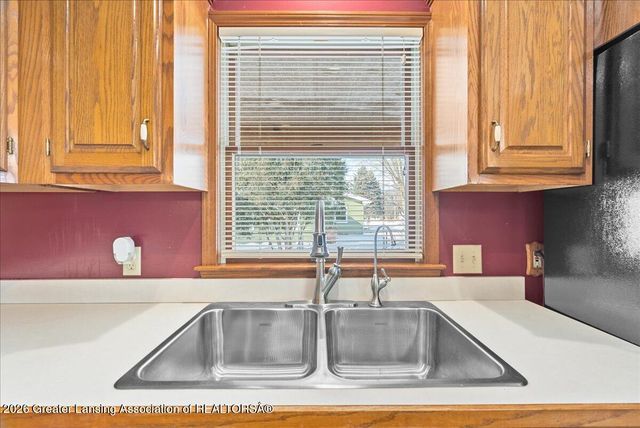 657 Joan Drive, Mason, MI 48854