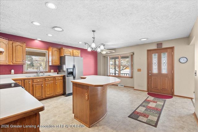 657 Joan Drive, Mason, MI 48854