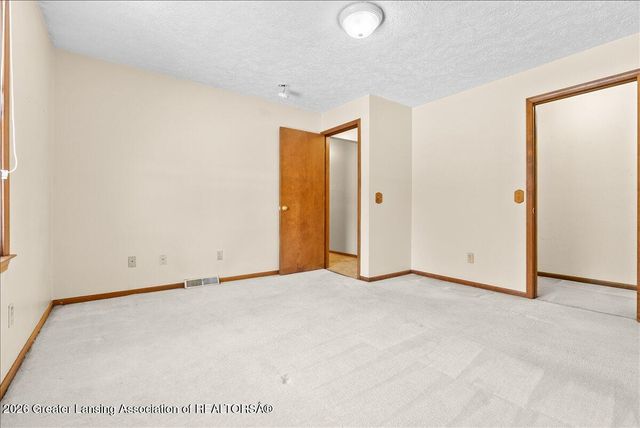 657 Joan Drive, Mason, MI 48854