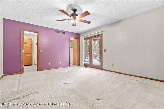 657 Joan Drive, Mason, MI 48854