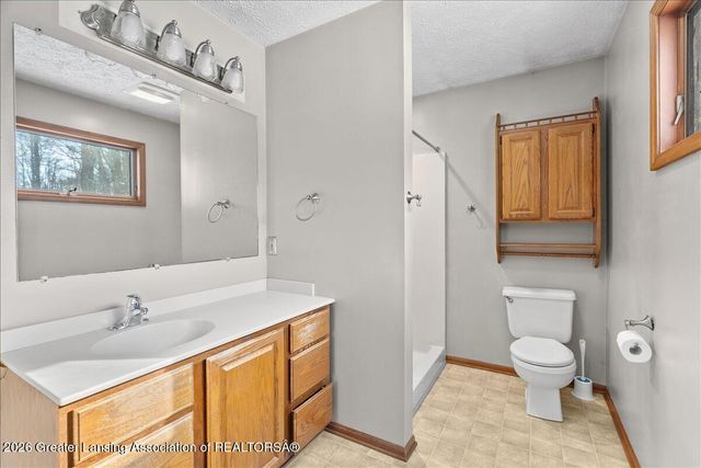 657 Joan Drive, Mason, MI 48854