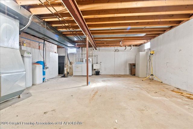 657 Joan Drive, Mason, MI 48854