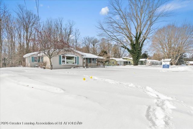 657 Joan Drive, Mason, MI 48854