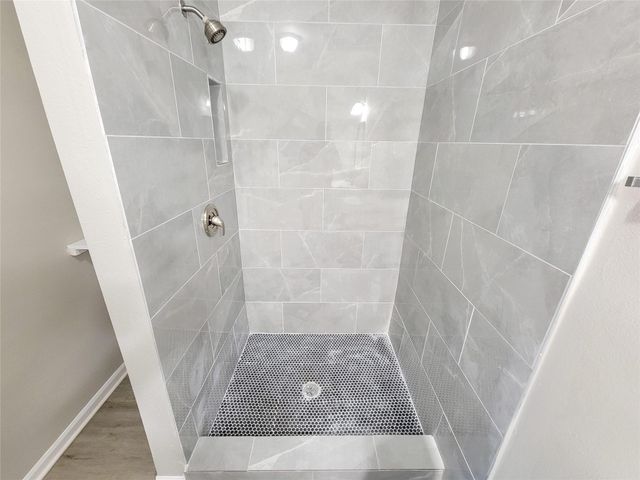 4909 Holloway Drive, Houston, TX 77048