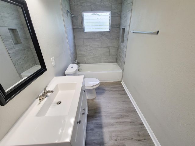 4909 Holloway Drive, Houston, TX 77048