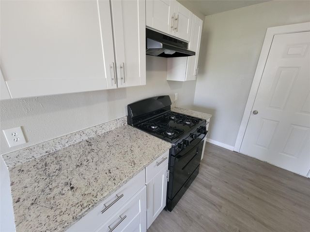 4909 Holloway Drive, Houston, TX 77048