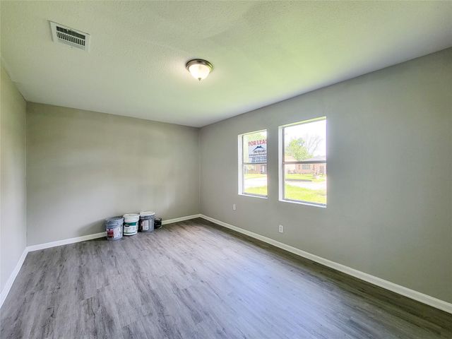 4909 Holloway Drive, Houston, TX 77048