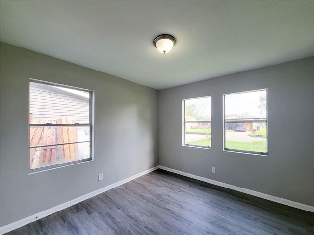 4909 Holloway Drive, Houston, TX 77048