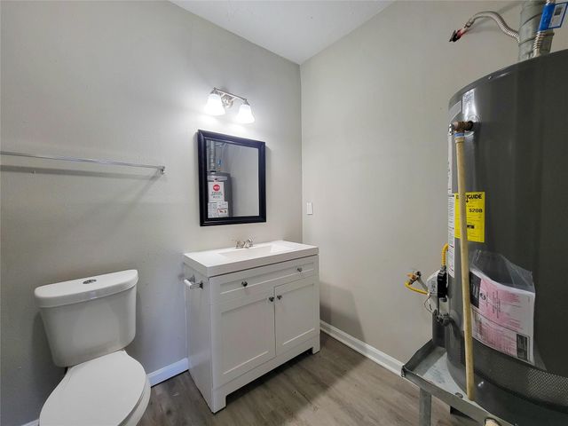 4909 Holloway Drive, Houston, TX 77048