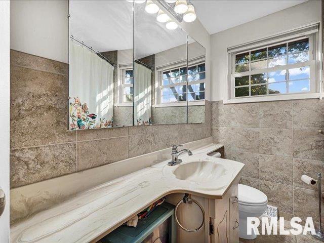 4011 N STERLING Avenue, Peoria, IL 61615