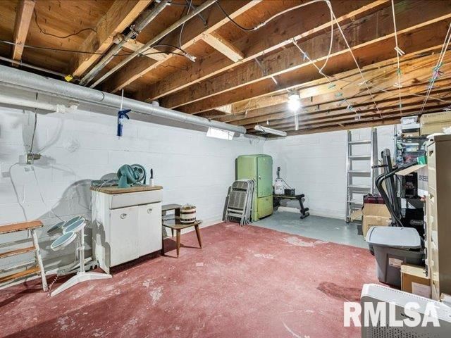 4011 N STERLING Avenue, Peoria, IL 61615