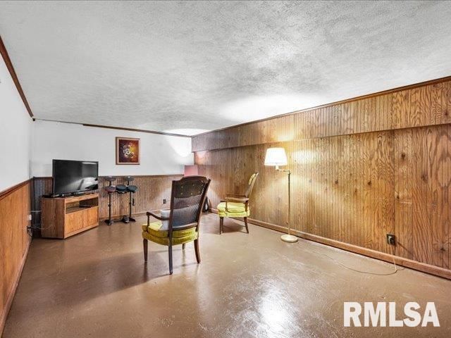 4011 N STERLING Avenue, Peoria, IL 61615