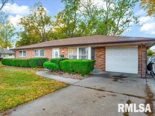 4011 N STERLING Avenue, Peoria, IL 61615