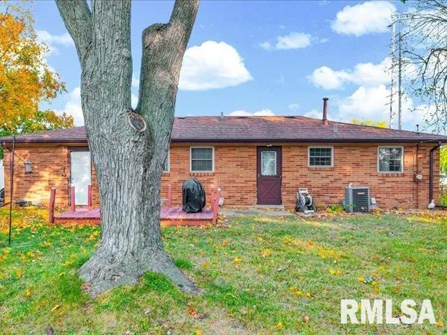 4011 N STERLING Avenue, Peoria, IL 61615