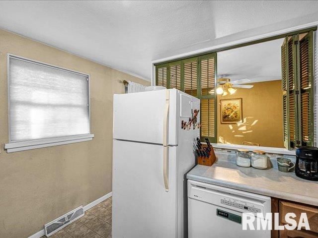 4011 N STERLING Avenue, Peoria, IL 61615