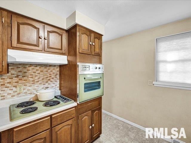 4011 N STERLING Avenue, Peoria, IL 61615