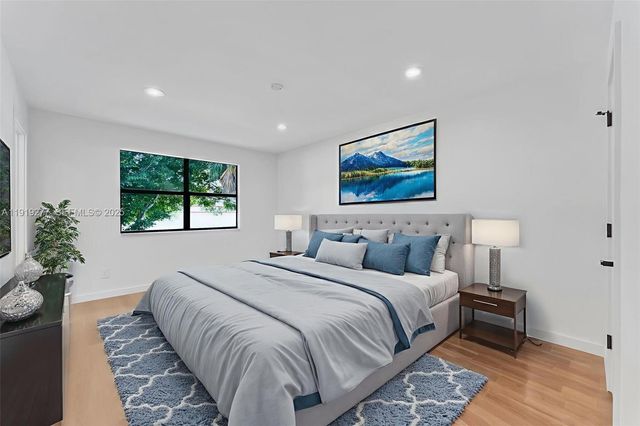 10512 NW 3rd St, Pembroke Pines, FL 33026