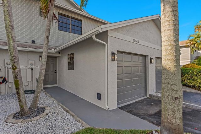 10512 NW 3rd St, Pembroke Pines, FL 33026