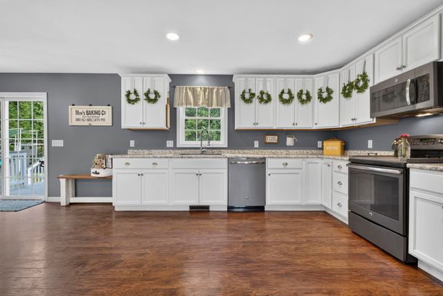 62 Cobblestone Drive, Epsom, NH 03234