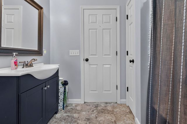62 Cobblestone Drive, Epsom, NH 03234
