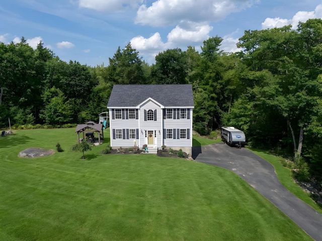 62 Cobblestone Drive, Epsom, NH 03234