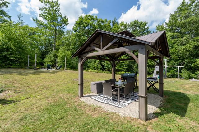 62 Cobblestone Drive, Epsom, NH 03234