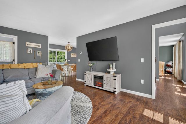 62 Cobblestone Drive, Epsom, NH 03234