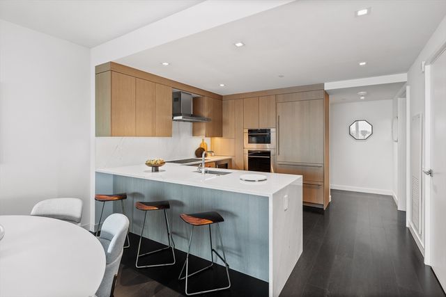 150 Seaport Blvd 10C, Boston, MA 02210