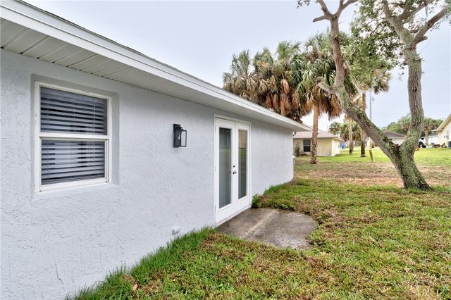 235 12th Street SW, Vero Beach, FL 32962