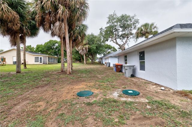 235 12th Street SW, Vero Beach, FL 32962
