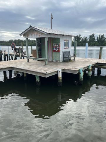 235 12th Street SW, Vero Beach, FL 32962