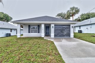 235 12th Street SW, Vero Beach, FL 32962