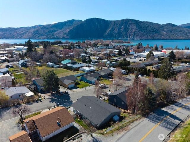 380 N Shore Court, Manson, WA 98831