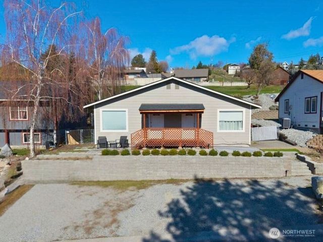 380 N Shore Court, Manson, WA 98831