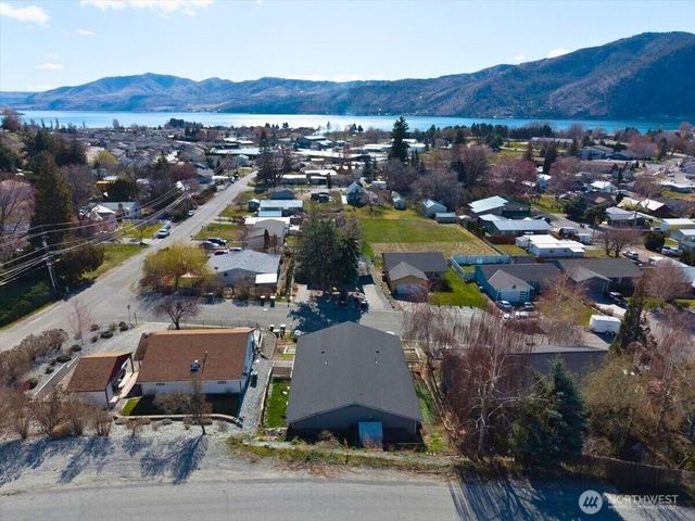 380 N Shore Court, Manson, WA 98831
