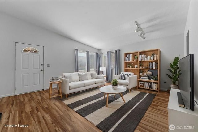 380 N Shore Court, Manson, WA 98831