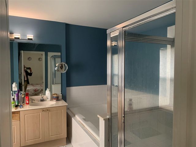 320 NW 115th Way, Coral Springs, FL 33071