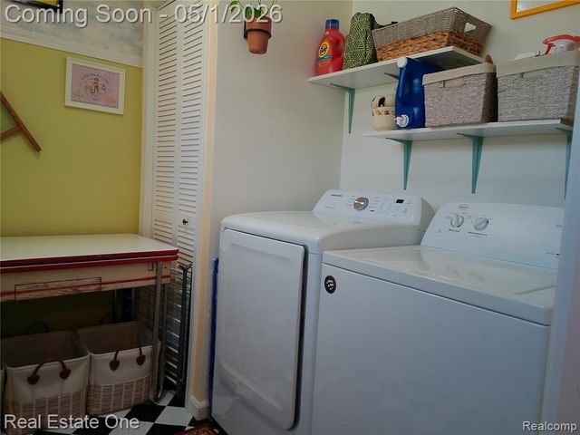 11730 Cedarbrook Drive, South Lyon, MI 48178
