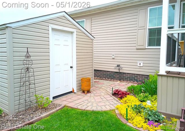 11730 Cedarbrook Drive, South Lyon, MI 48178