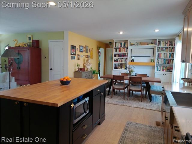 11730 Cedarbrook Drive, South Lyon, MI 48178