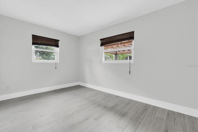 4201 DES MOINES STREET NE, St Petersburg, FL 33703