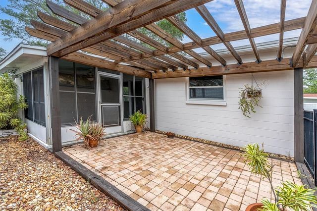 4201 DES MOINES STREET NE, St Petersburg, FL 33703