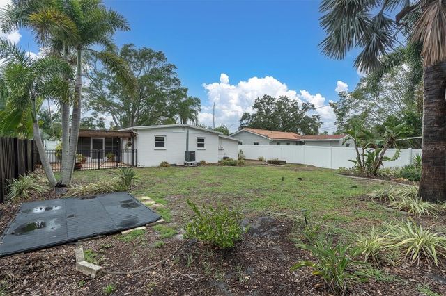 4201 DES MOINES STREET NE, St Petersburg, FL 33703