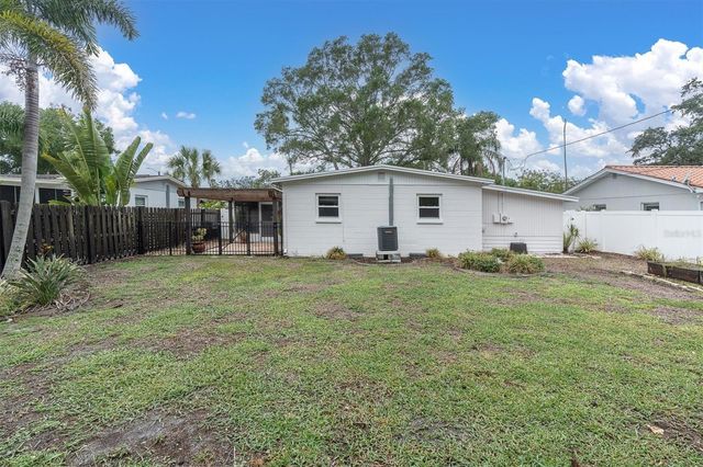 4201 DES MOINES STREET NE, St Petersburg, FL 33703