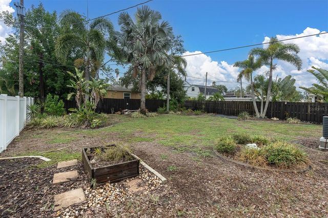 4201 DES MOINES STREET NE, St Petersburg, FL 33703