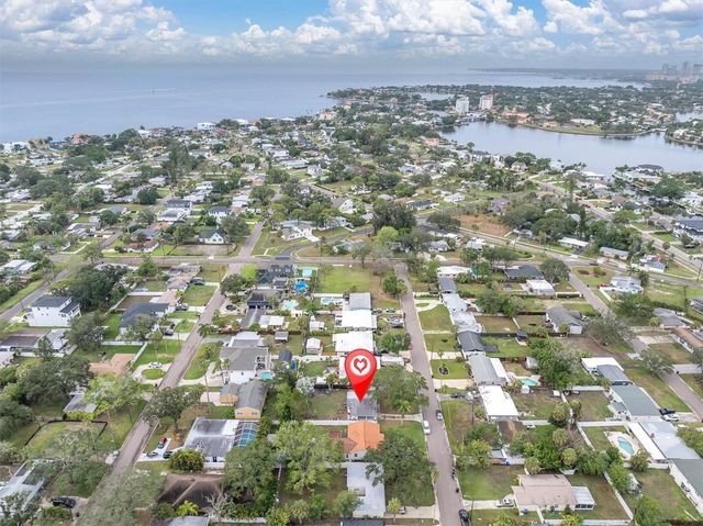 4201 DES MOINES STREET NE, St Petersburg, FL 33703