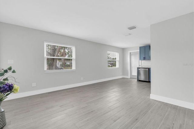 4201 DES MOINES STREET NE, St Petersburg, FL 33703